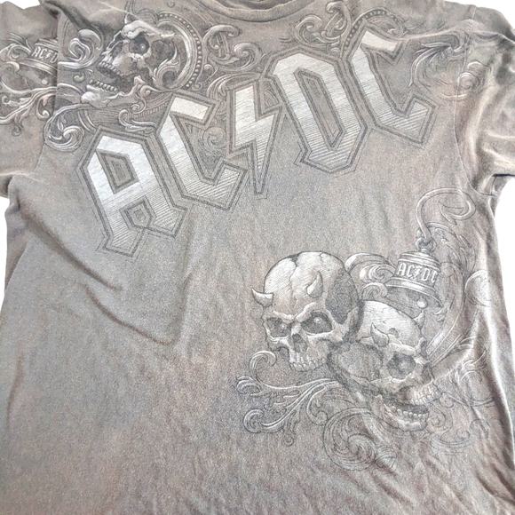 AC/DC | Shirts | Acdc Band Tee Featuring Devil Skulls Xxl | Poshmark